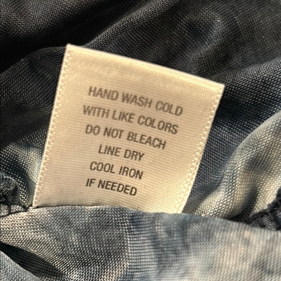 Dressbarn Medium Blouse - Picture 7 of 8